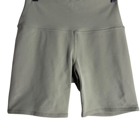 Alo Yoga Airbrush 5” Sage Green High Waist Biker Athletic Workout Shorts S - Picture 6 of 9